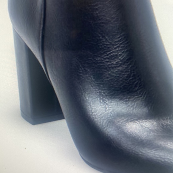 Black Booties Size 10 - Picture 5 of 5